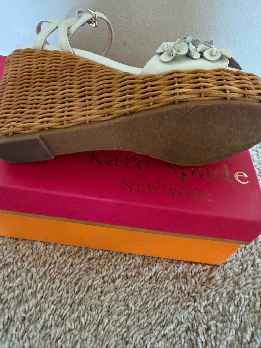 Kate Spade New York Fiori wicker wedge. Size 8 - Picture 6 of 8